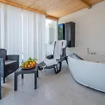 Villa Rosa Con Accesso Sul Mare *