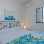 Villa Rosa Con Accesso Sul Mare *