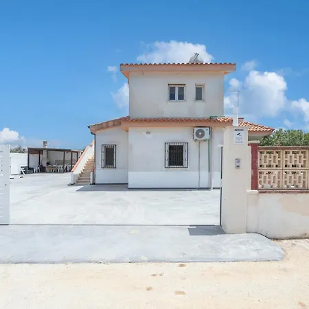 Villa Rosa Con Accesso Sul Mare