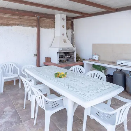 Villa Rosa Con Accesso Sul Mare